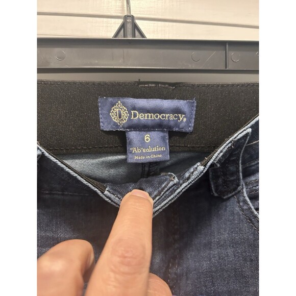 Democracy Jeans Women’s Size 6 Dark Blue AB Solution Taper Leg Mid-Rise Stretch - Picture 2 of 6